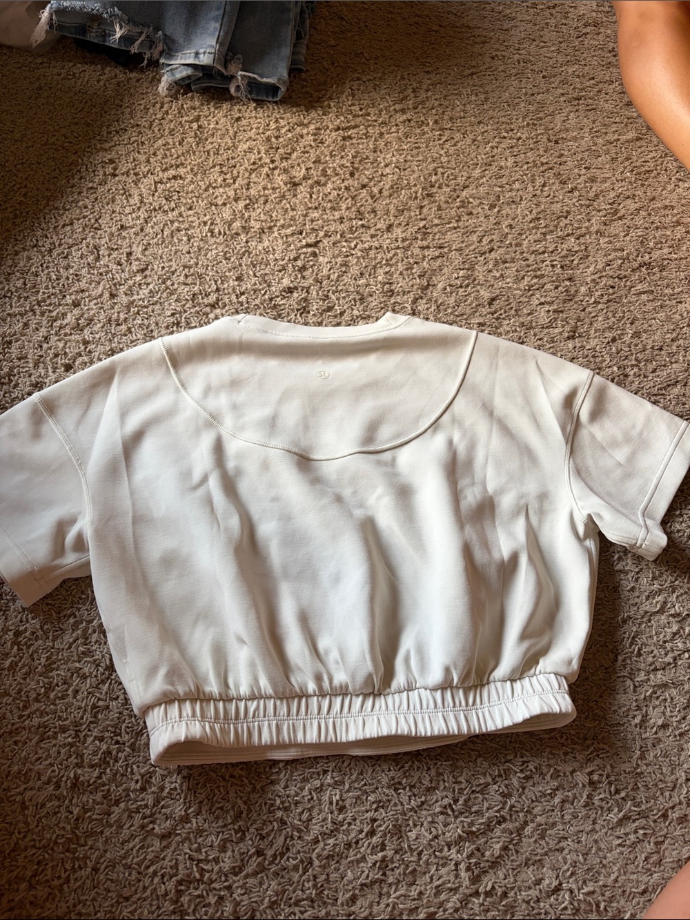 lululemon athletica Cream Short Sleeve Cropped Top - Picture 2 of 3
